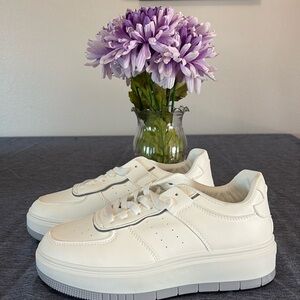 PrettyLittleThing Cream Sneakers Size 5 But FITS Like Size 6